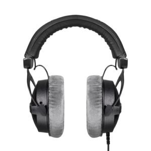 Beyerdynamic DT 770 PRO de frente, con las almohadillas de terciopelo gris