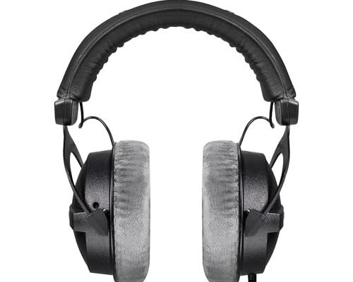 Beyerdynamic DT 770 PRO de frente, con las almohadillas de terciopelo gris