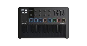 Controlador MIDI Arturia MiniLab 3 visto desde arriba, con faders y pads RGB