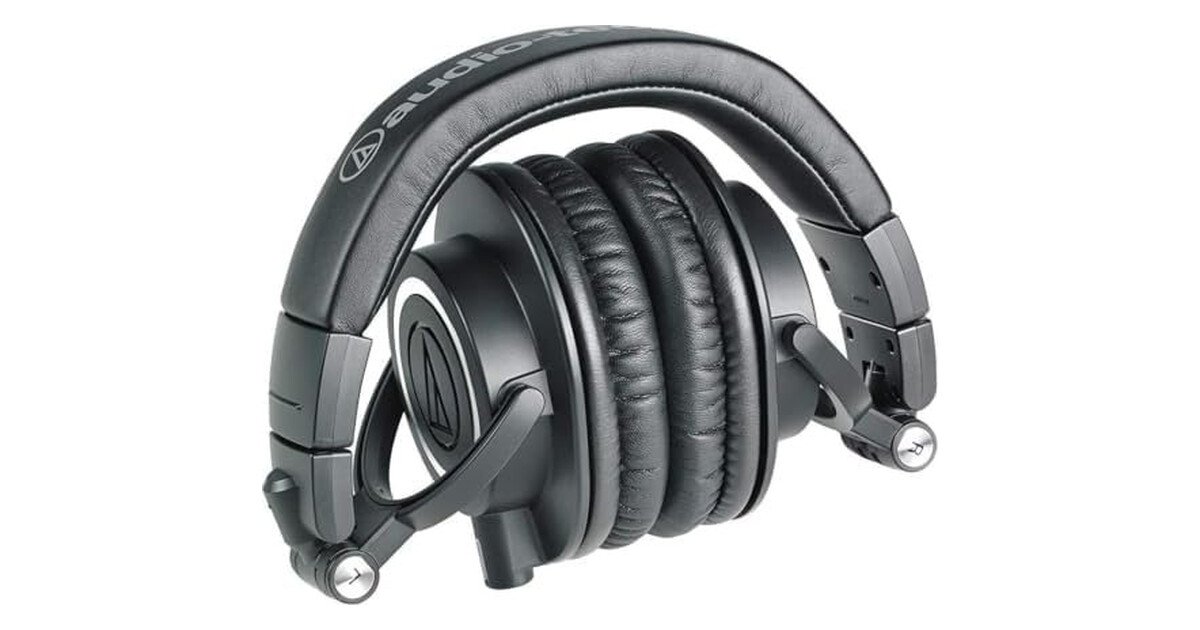 Auriculares de estudio Audio-Technica ATH-M50x plegados
